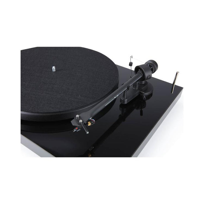 Pro-Ject DEBUT III PHONO SB BT | Table tournante - Bluetooth - Châssis MDF - Housse anti-poussière - Noir Piano-SONXPLUS Val-des-sources
